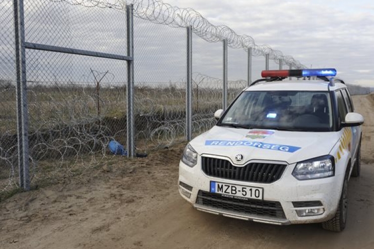 Több mint négyszáz határsértőt fogtak el a hétvégén