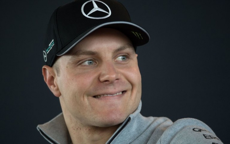 ​Bottas nyerte az időmérőt, Hamilton a mezőny végén