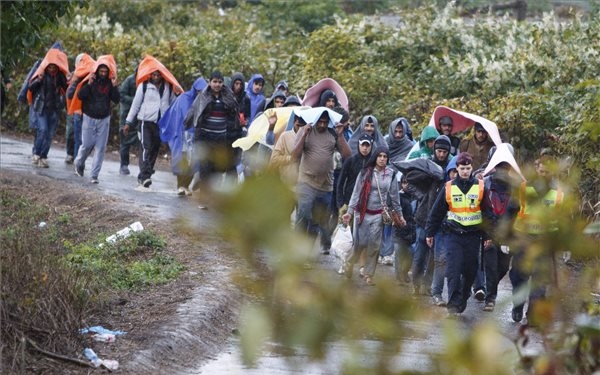 Vezérkari főnök: változhat a migránsok útvonala